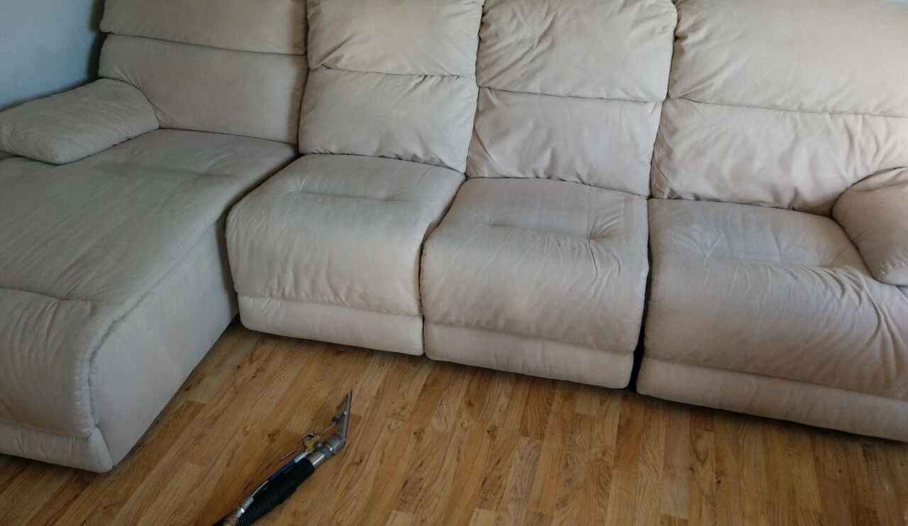 professional house cleaning UB3