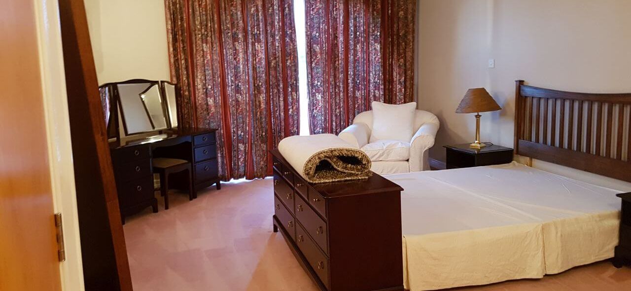 Noak Hill commercial cleaning RM4